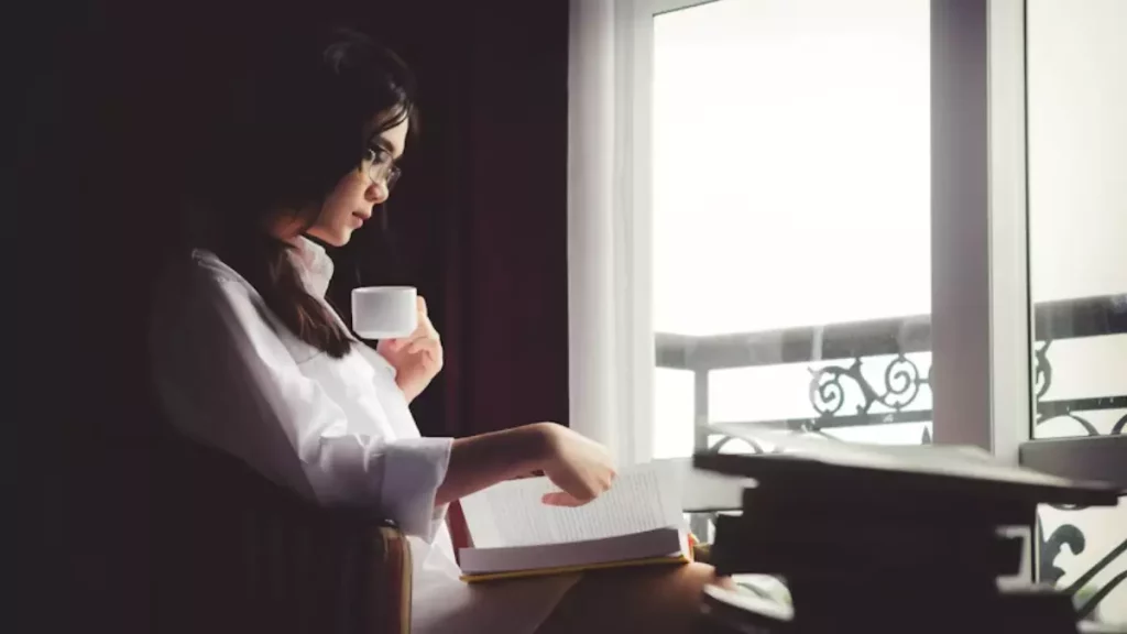 Preferir Ficar em Casa Não É Falta de Amizade: O Que Diz a Psicologia